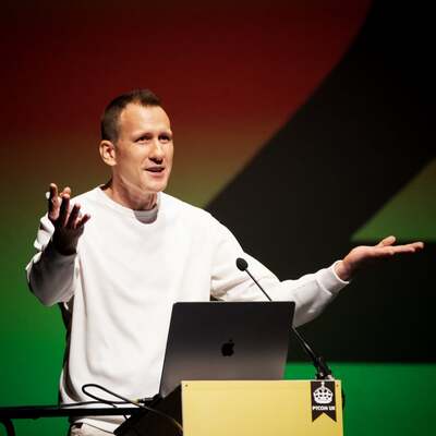 Hynek Schlawack Speaking